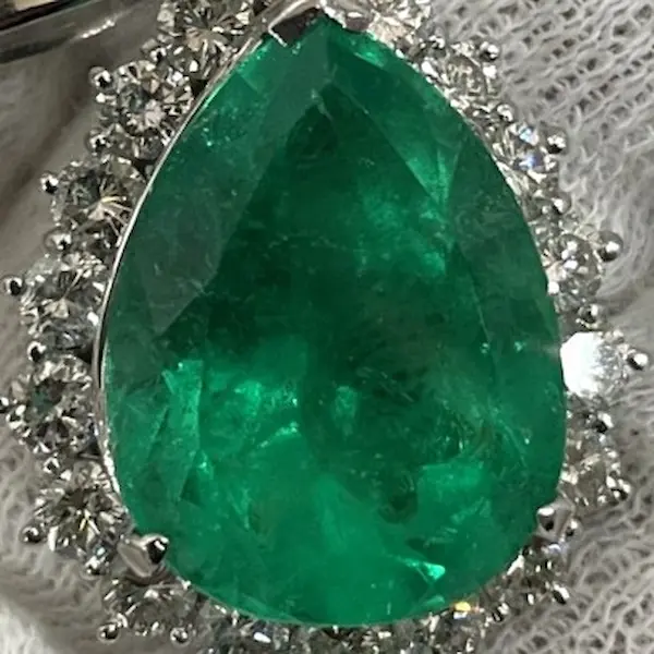 エメラルド　12.62ct　