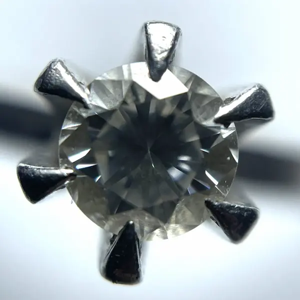 ダイヤ　0.39ct