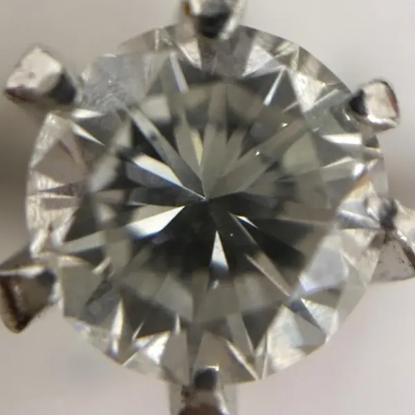 ダイヤ　0.61ct