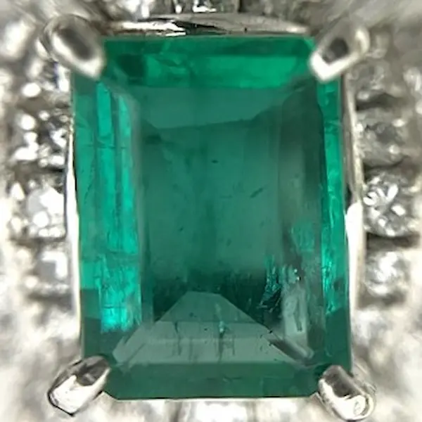 エメラルド　0.91ct