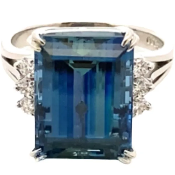 Pt･Pm900 アクアマリン・ダイヤモンド リング 7.82・0.2ct