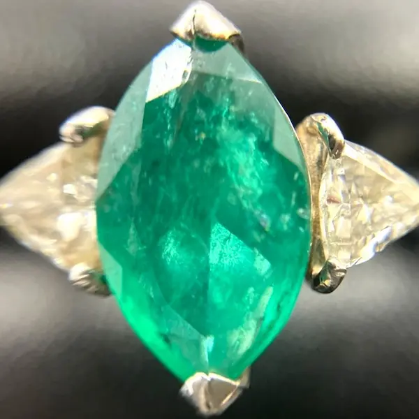 エメラルド　1.35ct