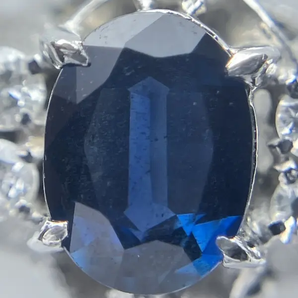 サファイア　0.56ct
