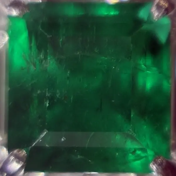 エメラルド　1.07ct