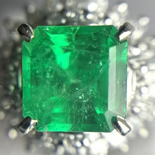 エメラルド　1.54ct