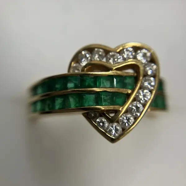 エメラルド　0.92ct