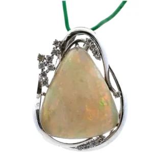 Pt・Pm900 オパール・ダイヤモンド D0.45・0.25・0.40ct