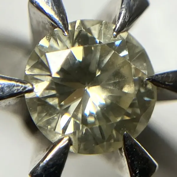 イエローダイヤ　0.47ct