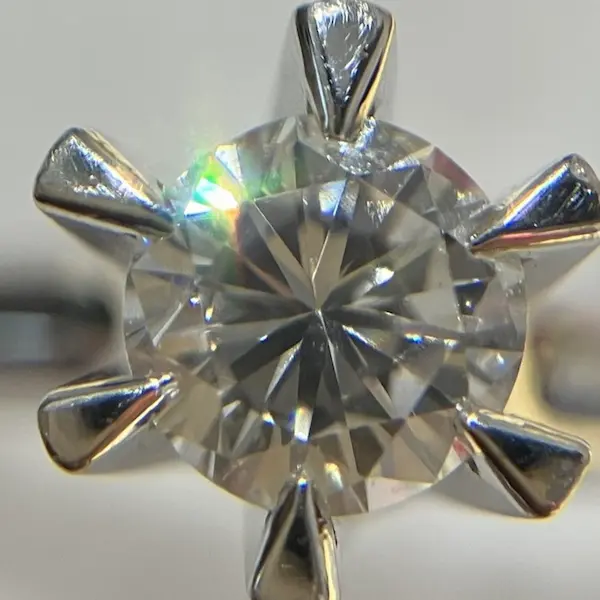 ダイヤ　0.33ct