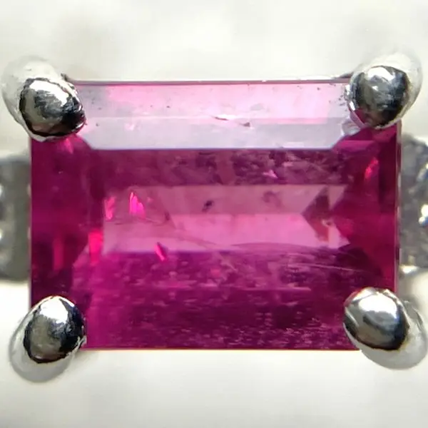 レッドベリル　0.2ct