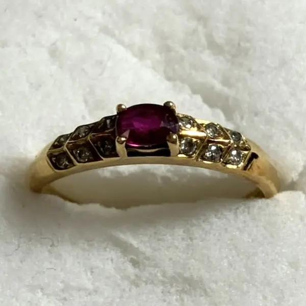 ルビー　0.33ct