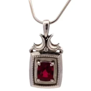 Pt・Pm900 レッドスピネル・ダイヤ ネックレスネックレストップ 1.4 ct 0.01 ct