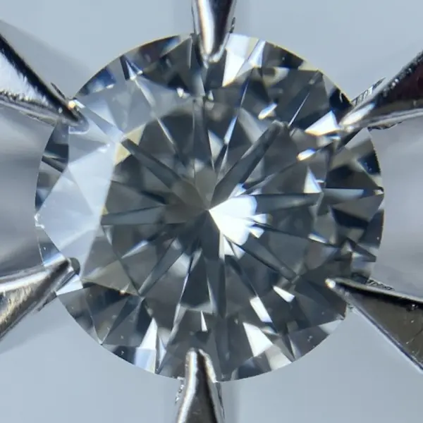 ダイヤ　0.76ct