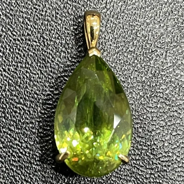 スフェーン　8.14ct