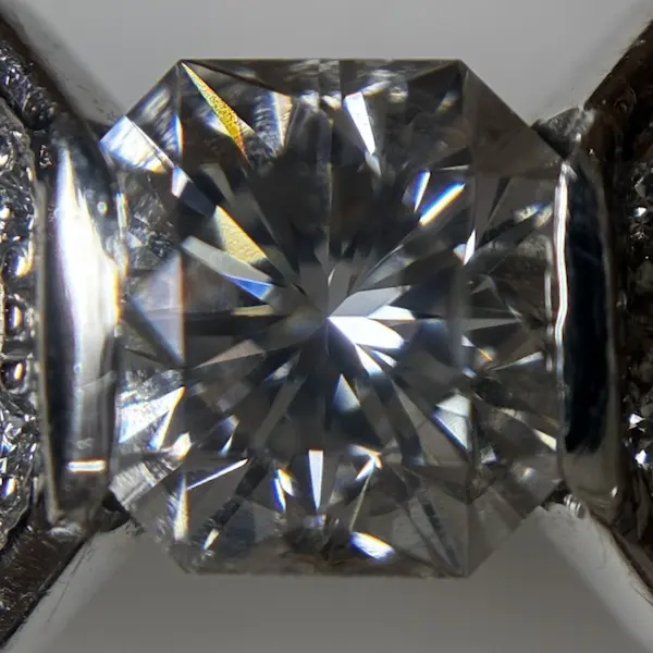 ダイヤ　0.68ct