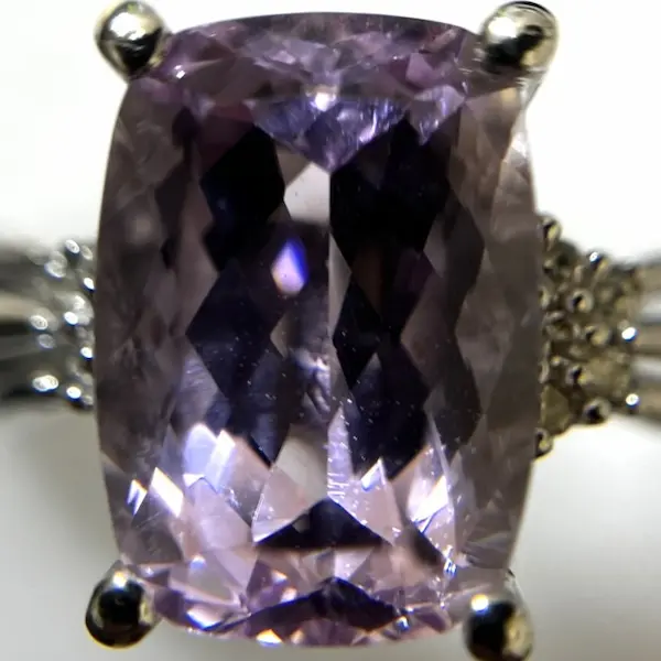 クンツァイト　2.70ct