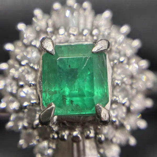 エメラルド　0.52ct