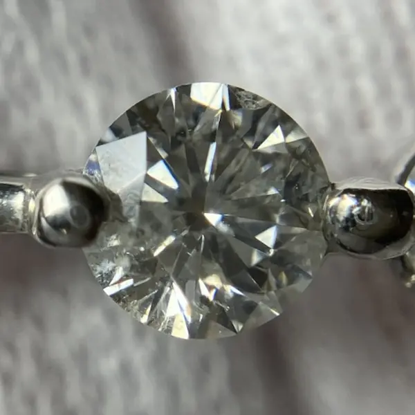 ダイヤ　0.7ct