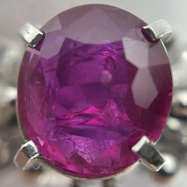 ルビー　0.77ct