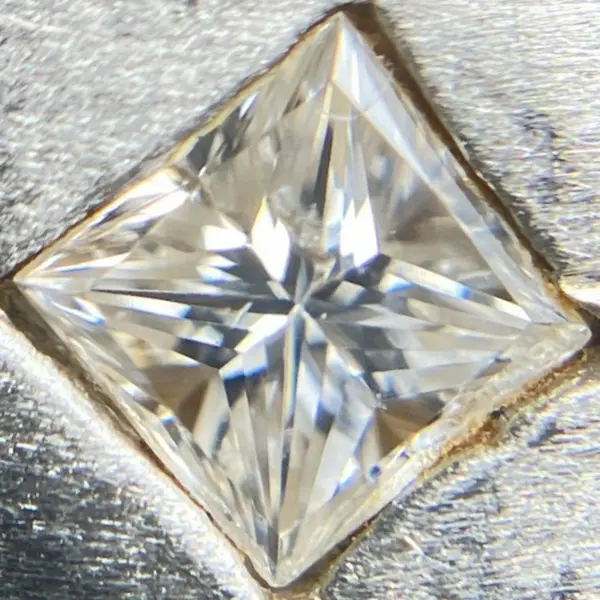 ダイヤ　0.57ct