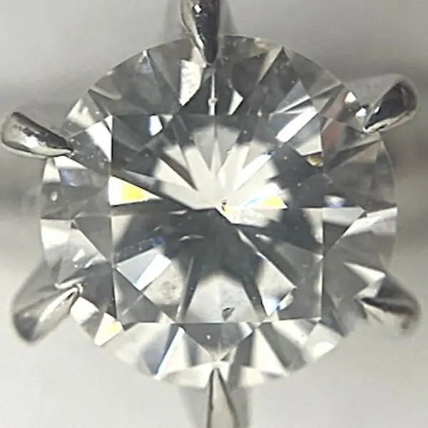 ダイヤ　0.69ct