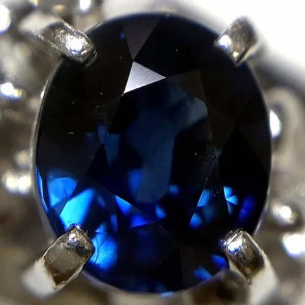 サファイア　0.59ct