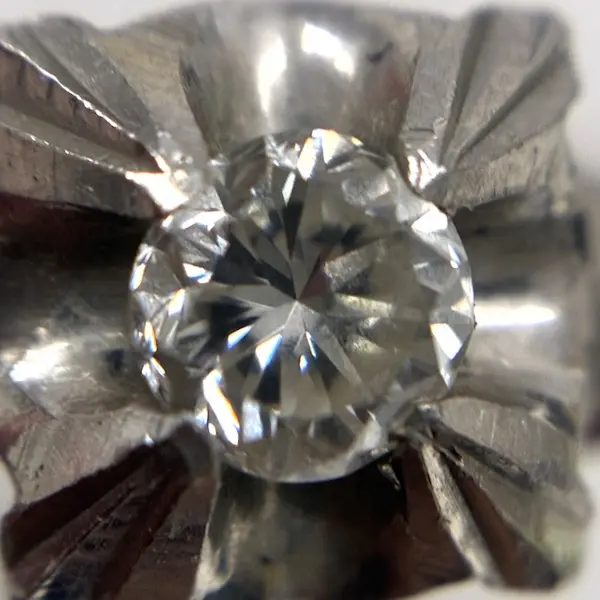 ダイヤ　0.19ct