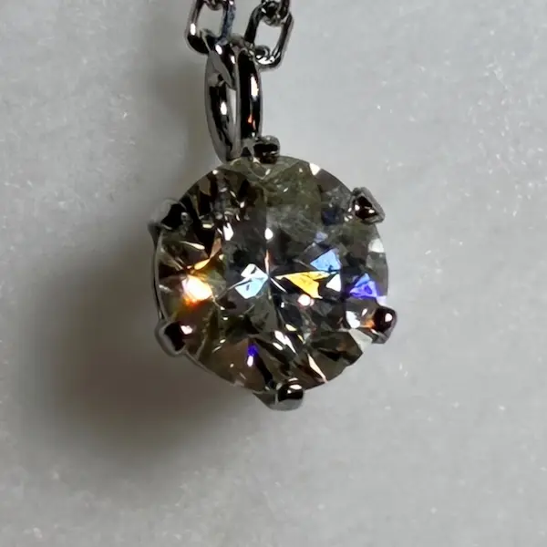 ダイヤ　0.37ct