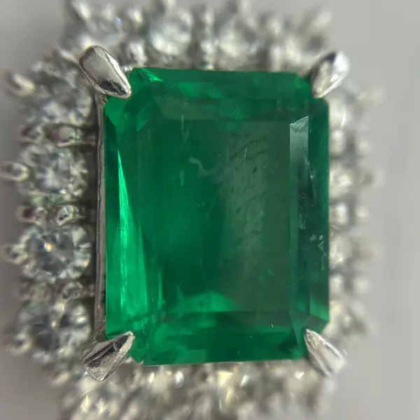 エメラルド　2.04ct