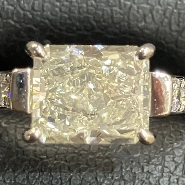 イエローダイヤ　2.157ct