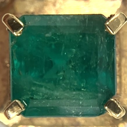 エメラルド　0.8ct