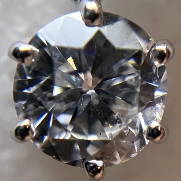ダイヤ　0.9ct