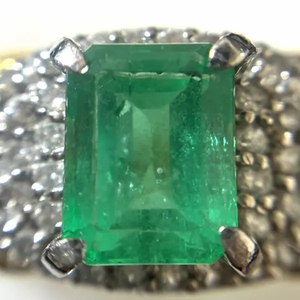 エメラルド　2.22ct