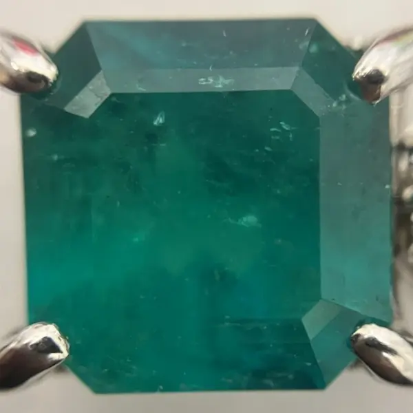 エメラルド　4.05ct