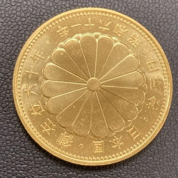 天皇陛下御在位60年記念 10万円金貨